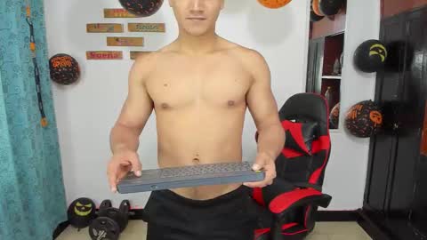 Snapshot of capitan_jones007 chatting on October 13, 1:13 pm jones online show from October 13, 1:13 pm