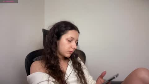 Emma online show from February 21, 3:43 pm