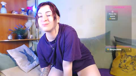 girl - foxi and tranny - kami online show from November 18, 7:44 am