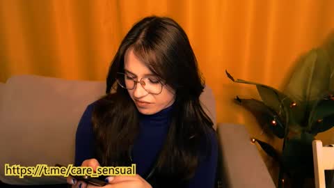 Mary online show from December 5, 7:21 am