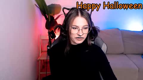 Mary online show from October 31, 6:25 am