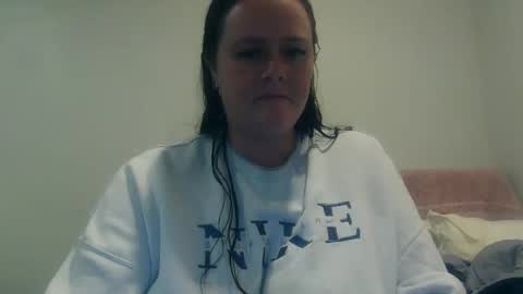 carinabro10 online show from October 7, 8:43 am