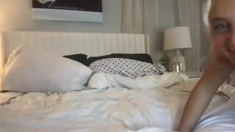 carinawestbrook online show from February 20, 6:26 am