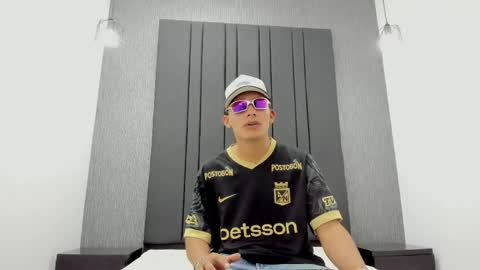 Carl online show from May 4, 3:40 pm