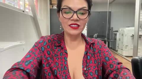 Carla Connor online show from October 25, 9:30 am