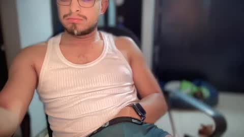 carlcarlinches4 online show from March 5, 4:34 am