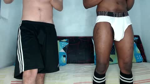 Snapshot of carlos_bigger chatting on December 12, 4:15 am Carlos online show from December 12, 4:15 am