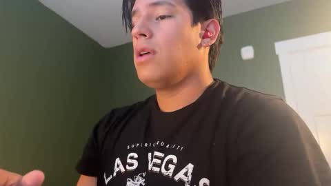 Snapshot of carlosjosecb1 chatting on October 28, 3:02 pm carlos online show from October 28, 3:02 pm