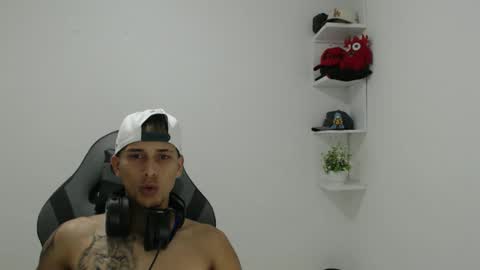 carlossmi01 online show from November 9, 2:59 am