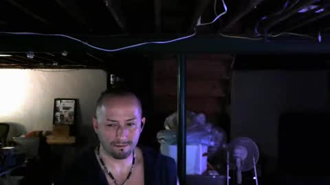 Carl online show from January 2, 7:55 am