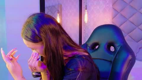 caro_adams1 online show from November 25, 12:04 pm