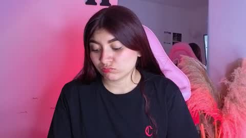 Snapshot of carolay759687 chatting on September 24, 3:35 am carolay759687 online show from September 24, 3:35 am