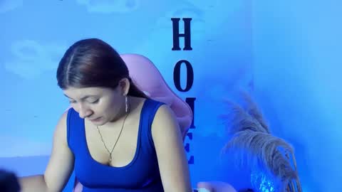 Snapshot of carolay759687 chatting on February 14, 3:11 am carolay759687 online show from February 14, 3:11 am