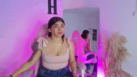 Snapshot of carolay759687 chatting on September 23, 3:33 am carolay759687 online show from September 23, 3:33 am