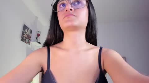 Caroline online show from February 25, 9:48 pm