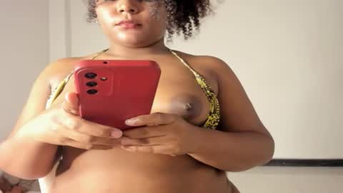 Snapshot of carolinagomez22 chatting on October 23, 2:02 am carolinagomez22 online show from October 23, 2:02 am