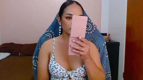 caroline_east online show from February 17, 6:39 pm