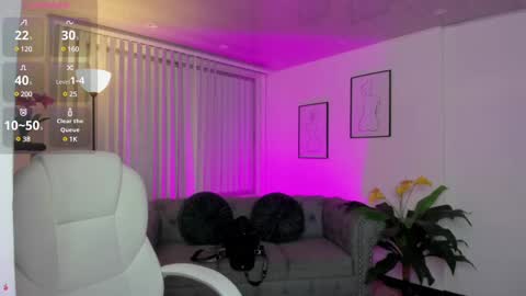 Caroline online show from March 8, 2:55 am