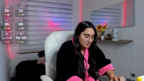 caroline_rodriguez_9 online show from April 21, 1:42 am