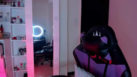 CarolineeGarcia online show from January 10, 2:00 pm