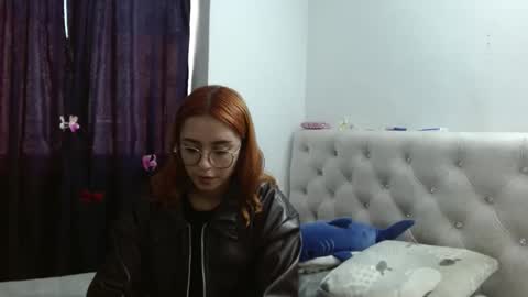 carolinnapinkman online show from May 4, 8:37 pm