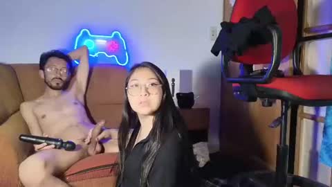 kitty online show from December 3, 7:05 am