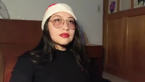 kitty online show from December 6, 12:40 am