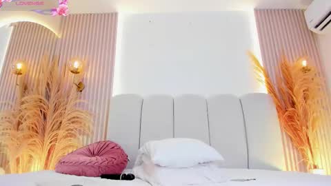 Carol Rivera  online show from February 3, 7:18 pm