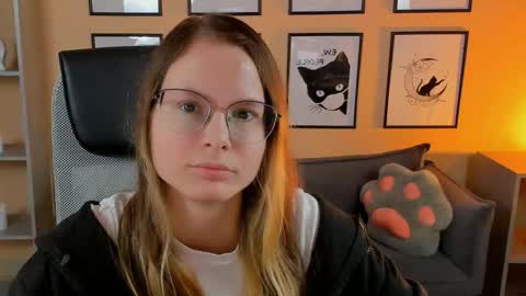 carrie_roses online show from September 12, 6:48 am