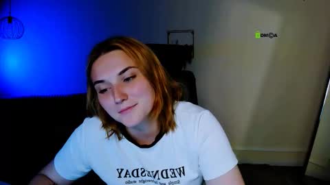 Snapshot of casey_meow_ chatting on September 17, 1:03 pm casey_meow_ online show from September 17, 1:03 pm
