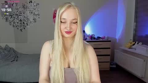 Cassie Rosss online show from February 24, 11:30 pm