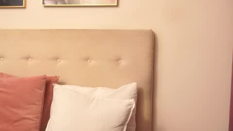 CassieHilton online show from May 12, 7:01 pm