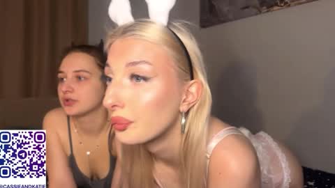 Cassie and Katherine Blonie online show from November 18, 10:18 am