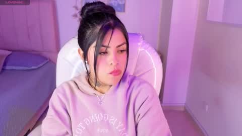 Catalina online show from November 23, 10:08 pm