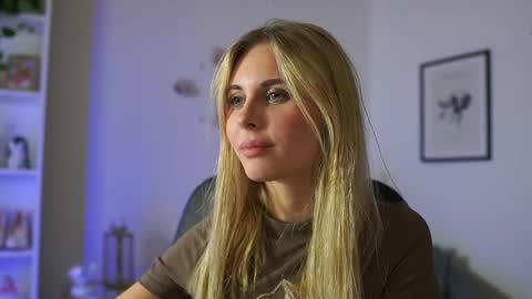 Snapshot of catecrago_ chatting on February 13, 1:59 pm catecrago online show from February 13, 1:59 pm