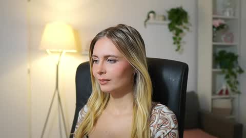 Snapshot of catecrago_ chatting on September 23, 8:30 am catecrago online show from September 23, 8:30 am