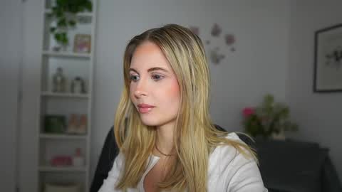 Snapshot of catecrago_ chatting on February 28, 8:53 am catecrago online show from February 28, 8:53 am