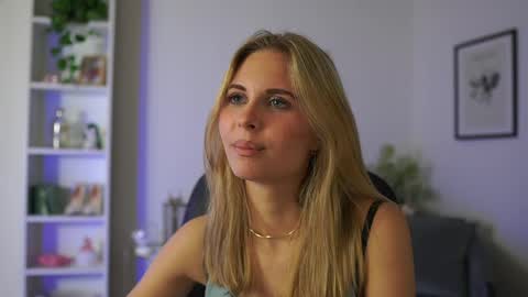 Snapshot of catecrago_ chatting on February 6, 3:20 pm catecrago online show from February 6, 3:20 pm