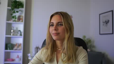 Snapshot of catecrago_ chatting on February 11, 2:02 pm catecrago online show from February 11, 2:02 pm