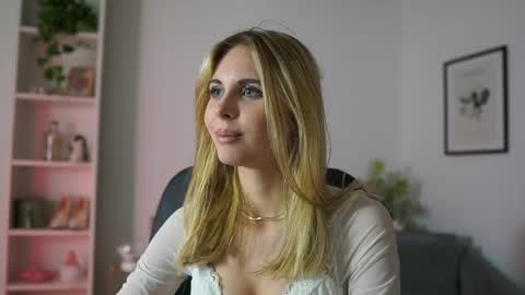 Snapshot of catecrago_ chatting on February 17, 8:52 am catecrago online show from February 17, 8:52 am