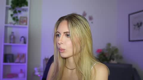 Snapshot of catecrago_ chatting on February 26, 6:37 pm catecrago online show from February 26, 6:37 pm