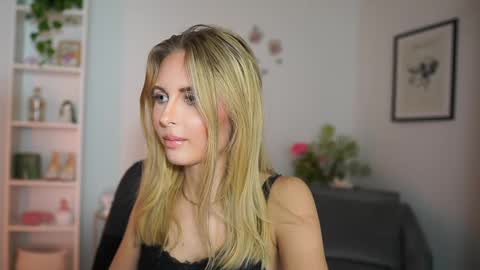 Snapshot of catecrago_ chatting on February 27, 5:37 pm catecrago online show from February 27, 5:37 pm