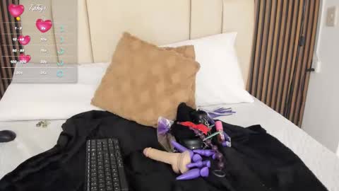 catiusca_reyes_03 online show from January 19, 1:21 pm