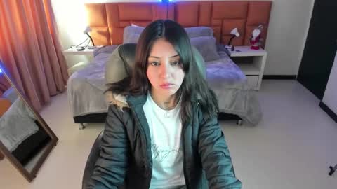 catti_brie_ online show from November 29, 12:24 pm