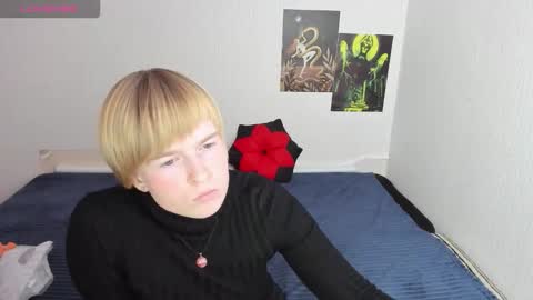 cattie_w_ online show from November 7, 2:14 am