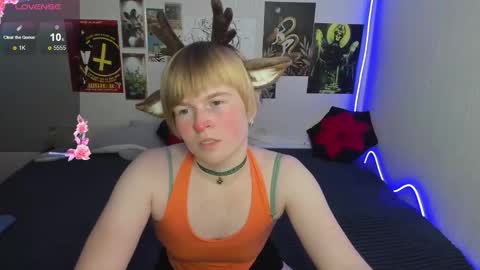 cattie_w_ online show from December 16, 1:24 am