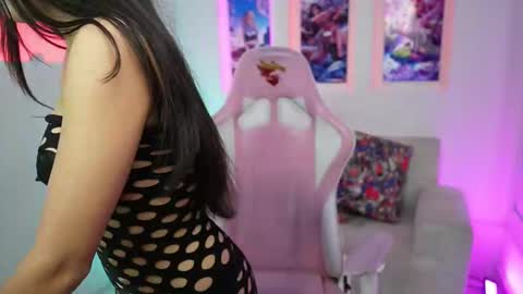 cattleyascaly online show from December 3, 7:28 pm