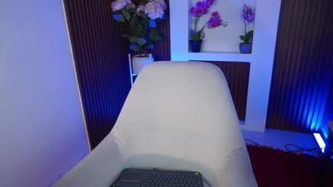 cattleyascaly online show from September 20, 8:12 pm