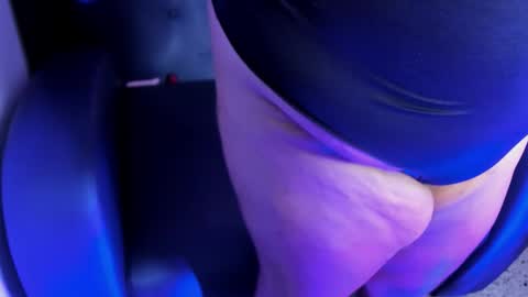 caty online show from December 18, 5:03 am