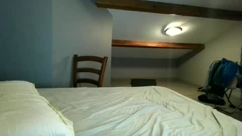 cclovefrench online show from December 17, 11:00 pm